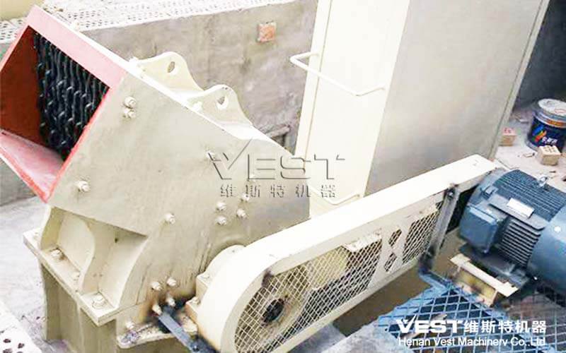 Small Hammer Crusher working Site.jpg