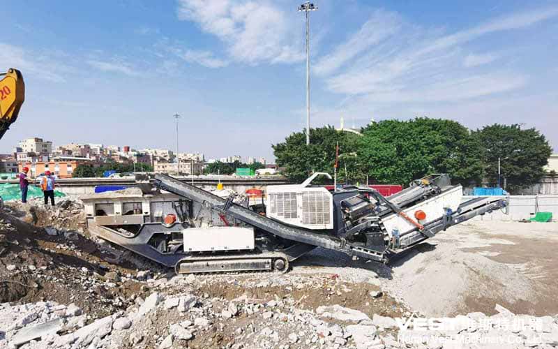 Crawler type mobile crushing station.jpg