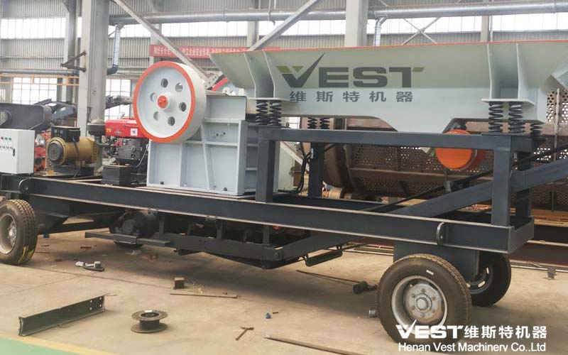 Small mobile jaw crusher.jpg